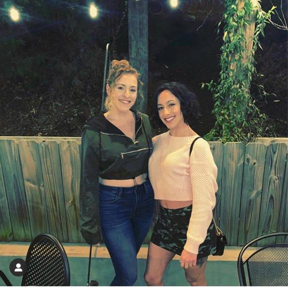 Meet your Posher, Olivia - Picture 1 of 1